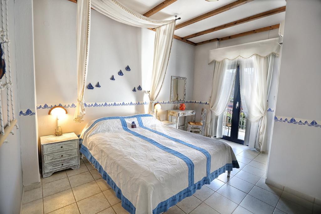 Argo Hotel Agioi Apostoli Habitación foto